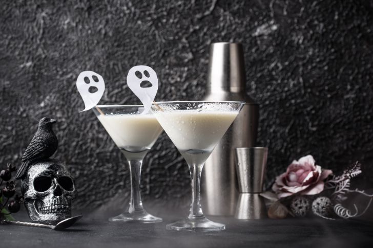 Cocktails Terroríficos y Bebidas Para Halloween 2023.
