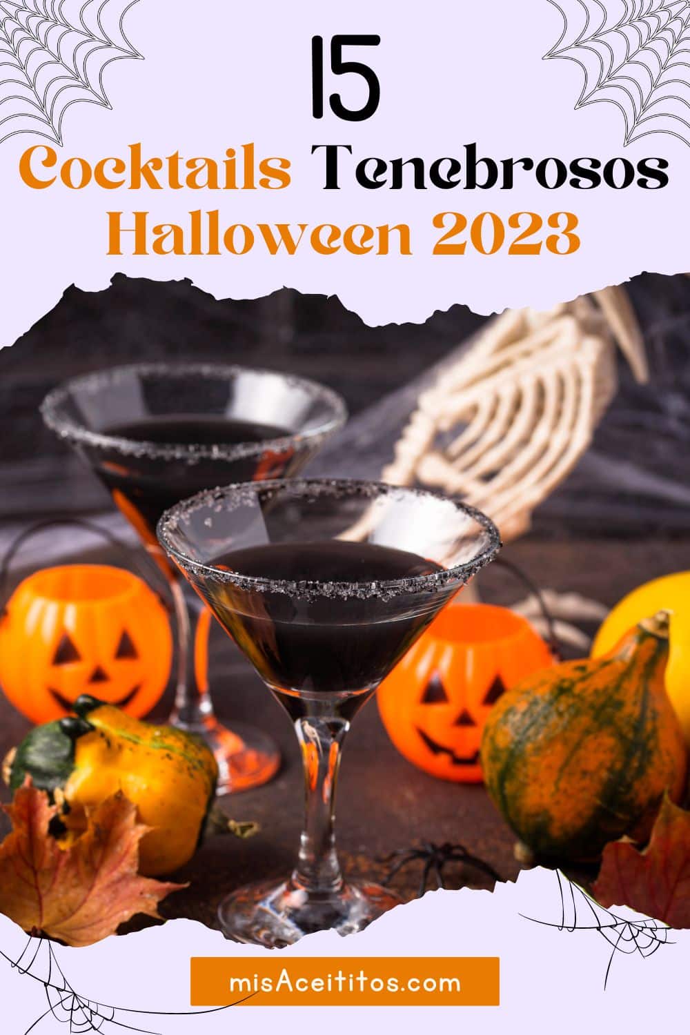 Bebida espeluznante de Halloween para fiesta, cóctel martini negro.